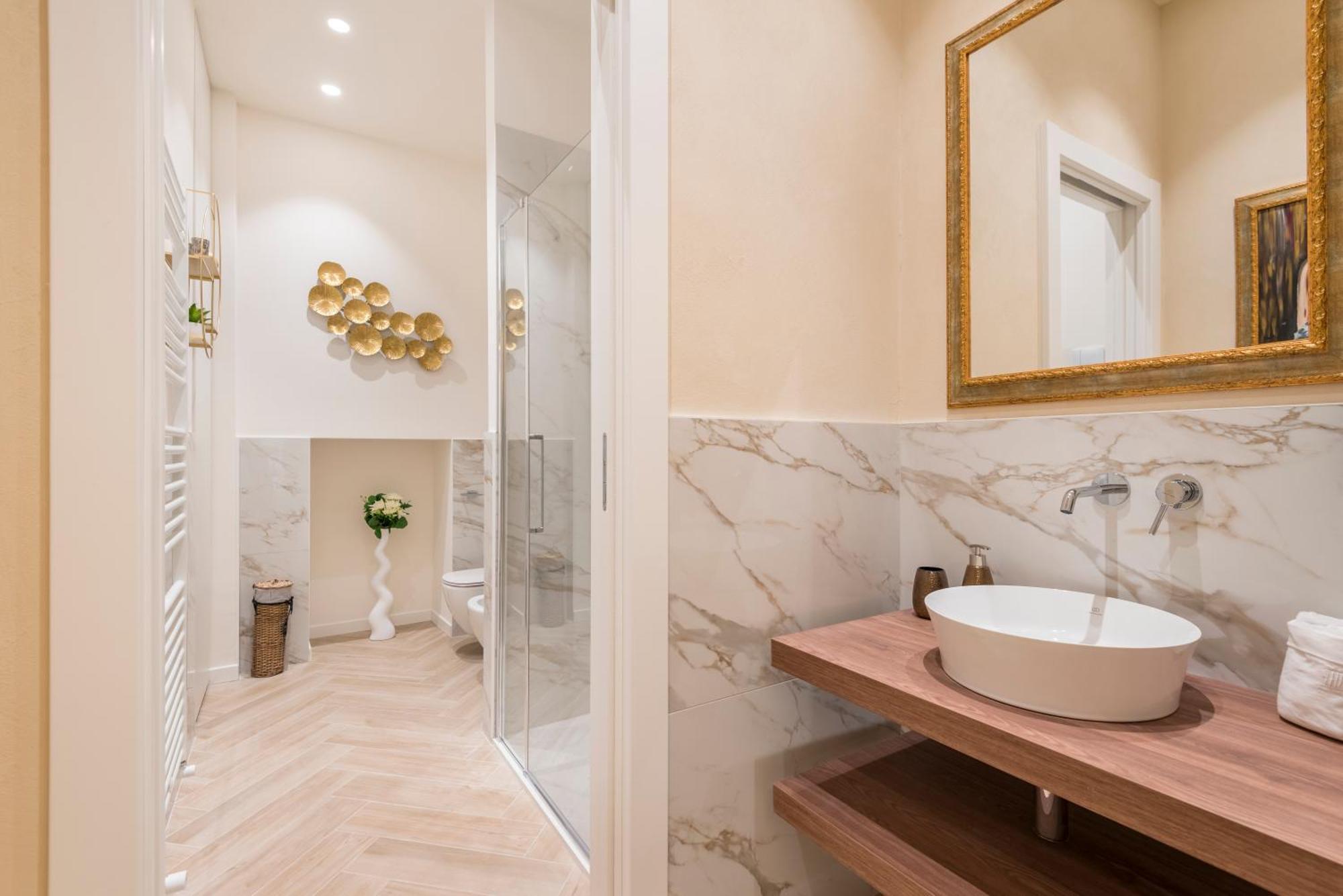 Golden Chic - Citta Alta Apartment Bergamo Luaran gambar